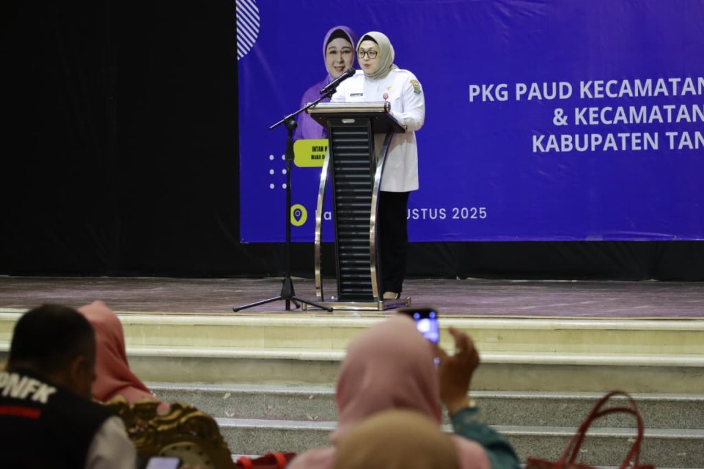 Foto: Wakil Bupati Tangerang, Intan Nurul Hikmah (INH), membuka Workshop Pengembangan Pembelajaran Deep Learning bagi guru PAUD se-Kecamatan Pasar Kemis dan Rajeg, Rabu (20/8/2025).