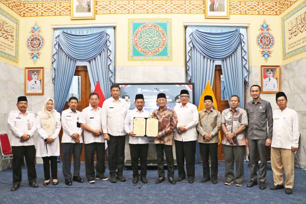 pemkab-serang-yayasan-al-bahru-teken-mou-pembangunan-masjid-terapung-banten_1756357316